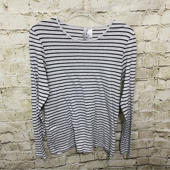 H&M Tops - Divided H&M Gray Black Striped Soft Long Sleeve Top